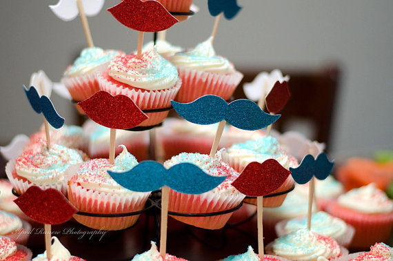 Mustache and lips cupcakes
