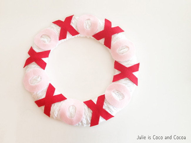Xoxo Valentine wreath- so cute!