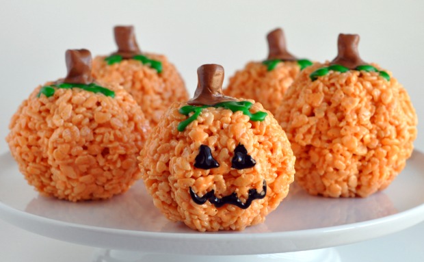 Fun Pumpkin rice crispie treats for Halloween!
