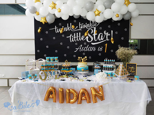 Love this little balloon garland arch- See why they are our new obsession on B. Lovely Events