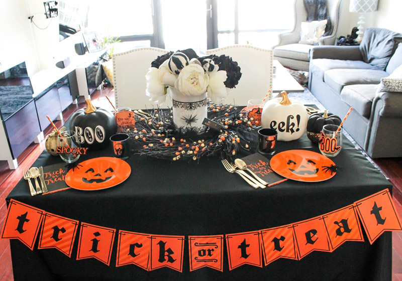 Love this Chic and fun Halloween tablescape! - See All Of The Lovely Details On B. Lovely Events