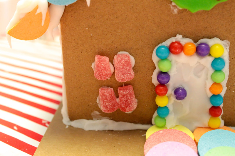 Winter Wonderland Gingerbread House steps - B. Lovely Events 